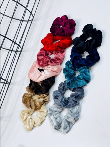 Scrunchie zamatová gumička do vlasov - sivá