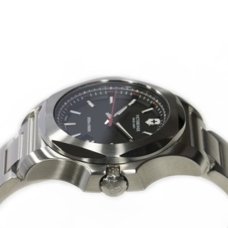 Hodinky Victorinox 241723.1